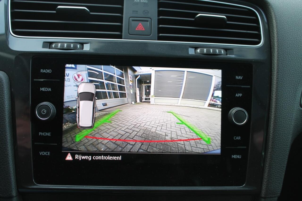 Volkswagen GOLF 1.6 TDI COMFORT BUSINESS CAMERA CLIMA PANORAMADAK VIRTUAL COCKPIT