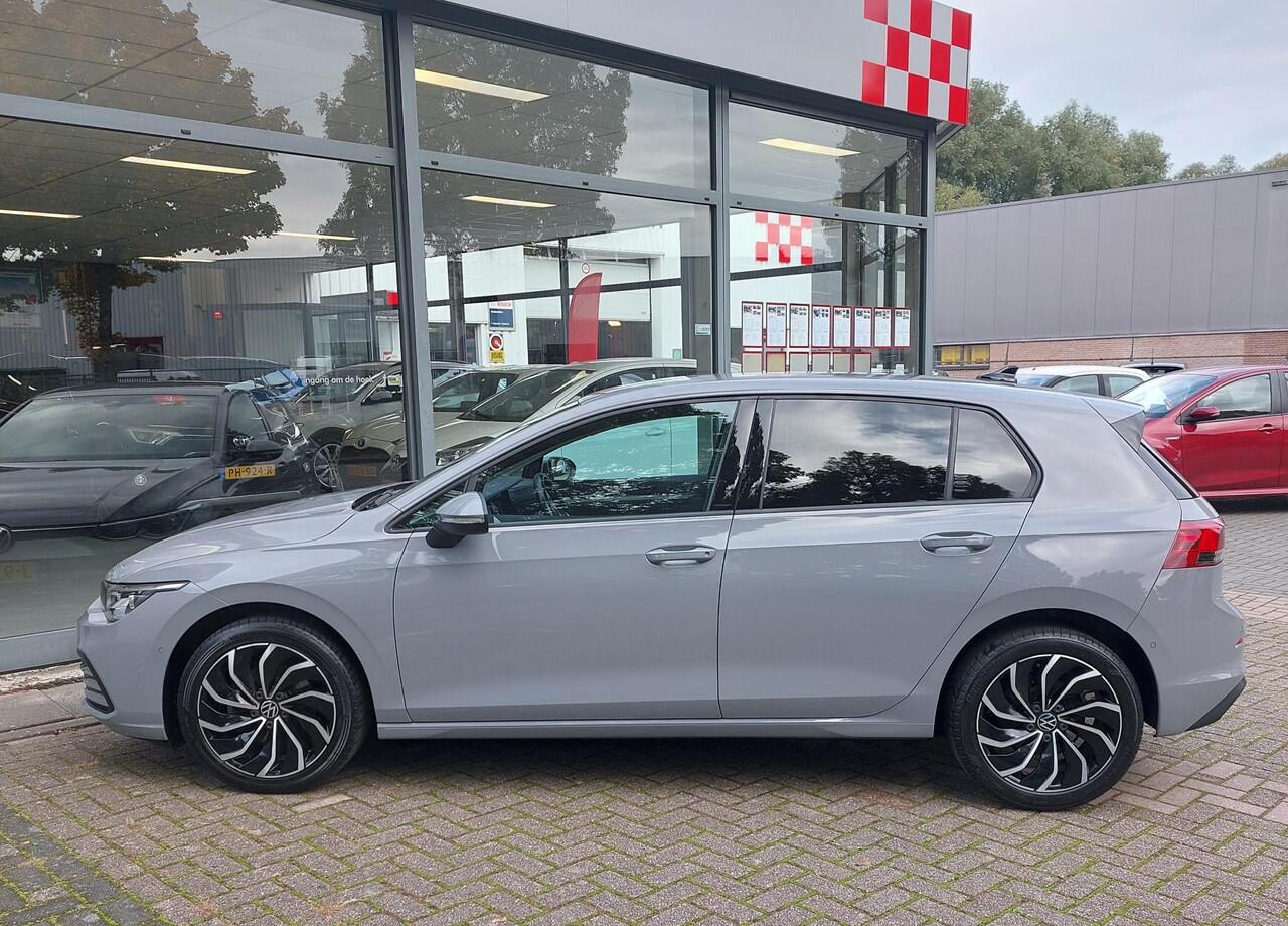 Volkswagen GOLF 1.5 TSI Life Business 17 inch Sport st