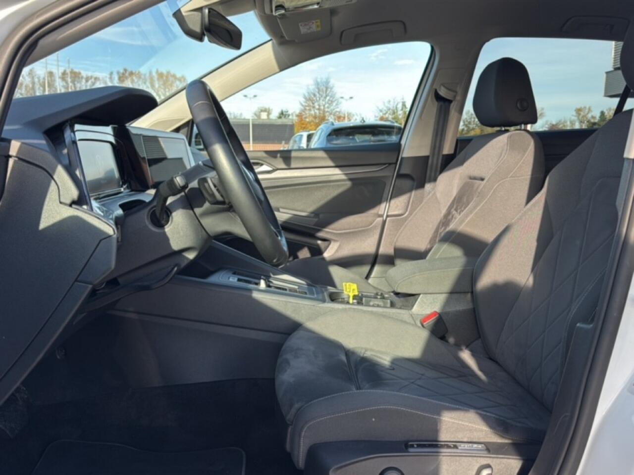 Volkswagen GOLF 1.4 TSI DSG STYLE EHYBRID TREKHAAK/CAMERA/MEMORY/NAVI/ACC/STOELVERW