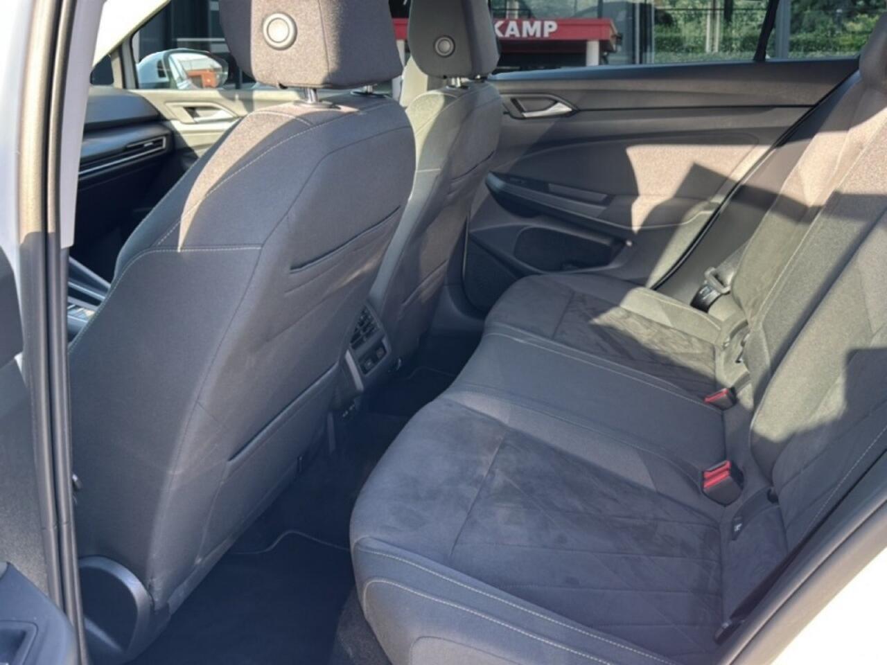 Volkswagen GOLF 1.4 TSI DSG STYLE EHYBRID TREKHAAK/CAMERA/MEMORY/NAVI/ACC/STOELVERW