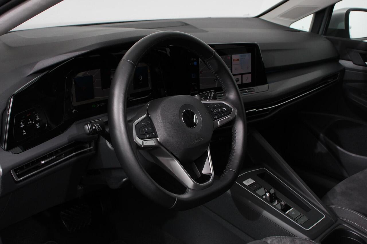 Volkswagen GOLF 1.5 eTSI 150pk DSG Style Navigatie Climate Control Camera Electrische stoel verstelling Led Dab Adaptive Cruise Control