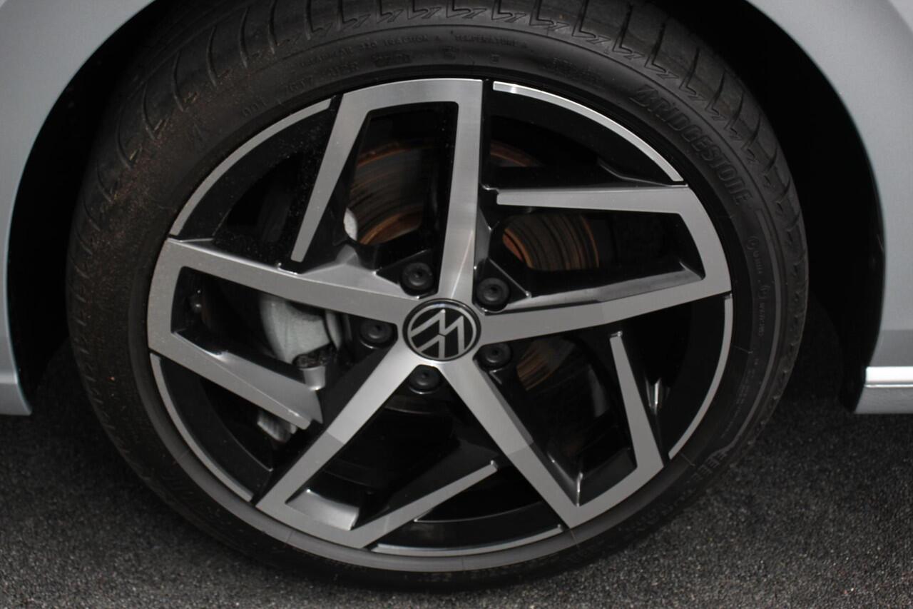 Volkswagen GOLF 1.5 eTSI 150pk DSG Style Navigatie Climate Control Camera Electrische stoel verstelling Led Dab Adaptive Cruise Control