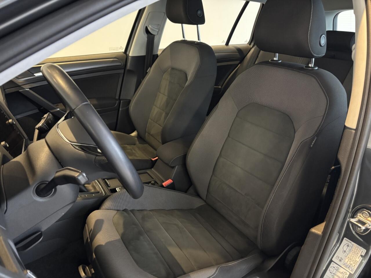 Volkswagen GOLF Variant 1.5 TSI ComforLine Business 17" inch, Trekhaak