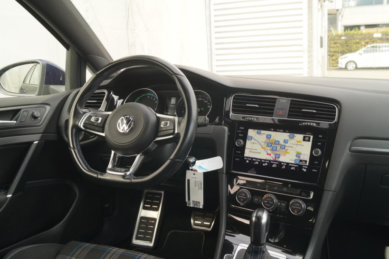 Volkswagen GOLF 1.4 TSI Plug-in Hybrid GTE -NAVI-ECC-CAM-