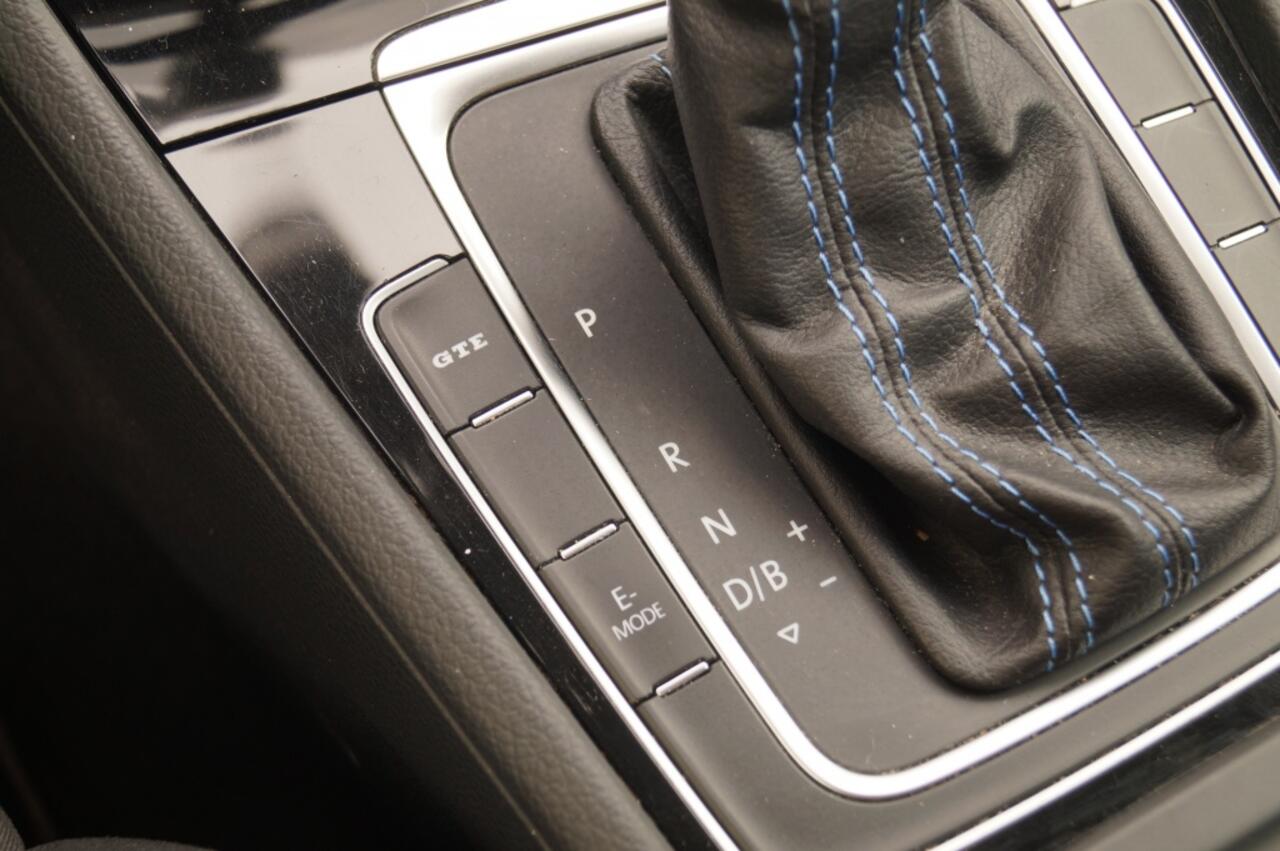 Volkswagen GOLF 1.4 TSI Plug-in Hybrid GTE -NAVI-ECC-CAM-