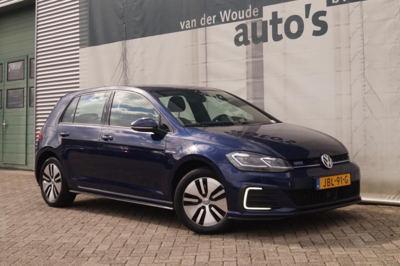 Volkswagen GOLF 1.4 TSI Plug-in Hybrid GTE -NAVI-ECC-CAM-