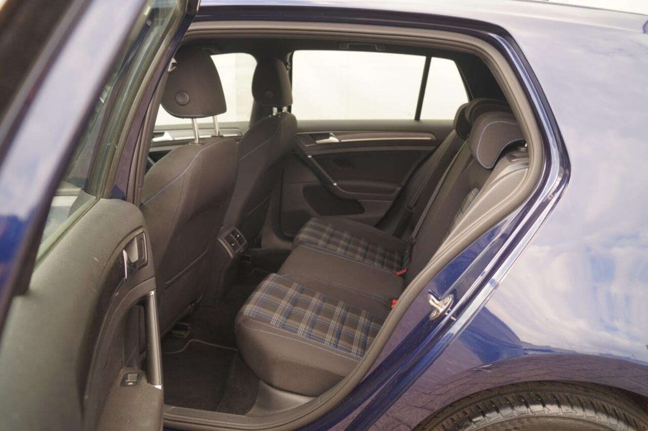 Volkswagen GOLF 1.4 TSI Plug-in Hybrid GTE -NAVI-ECC-CAM-