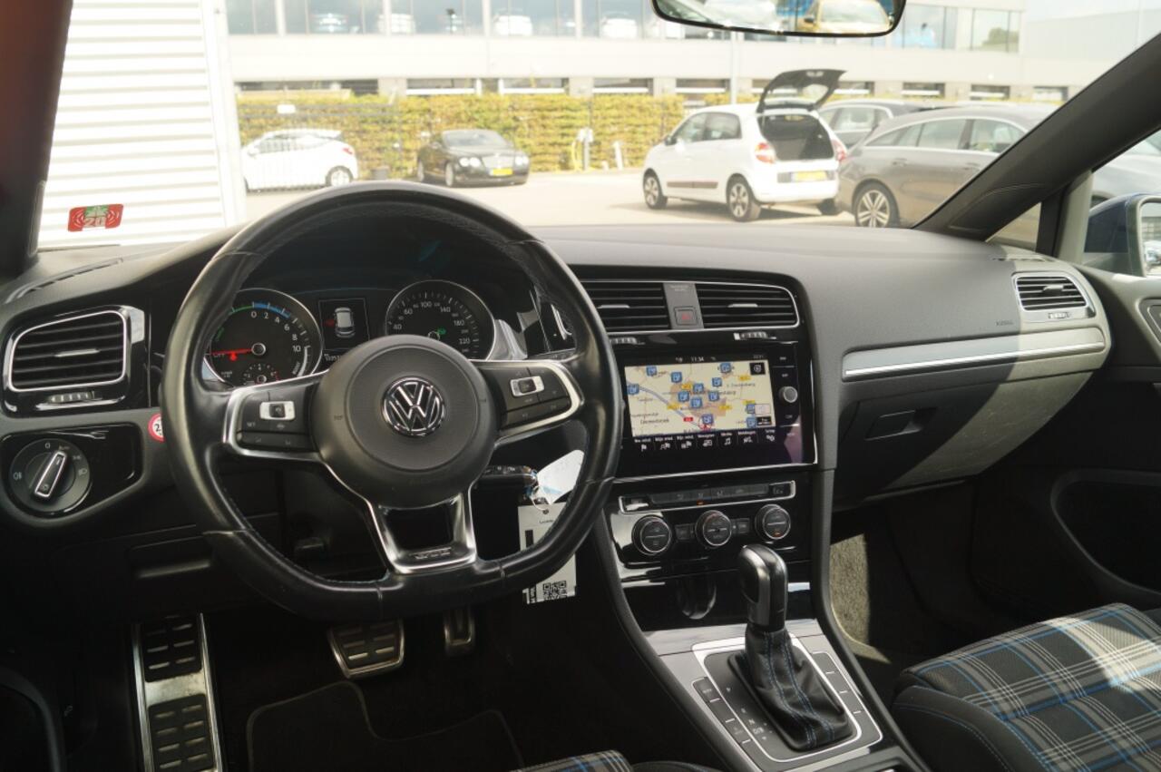 Volkswagen GOLF 1.4 TSI Plug-in Hybrid GTE -NAVI-ECC-CAM-