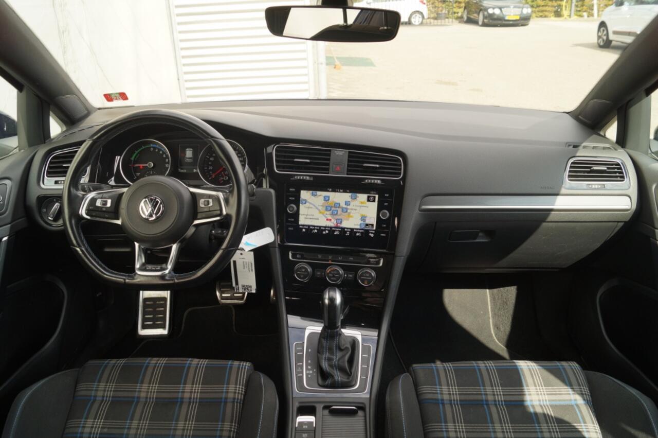 Volkswagen GOLF 1.4 TSI Plug-in Hybrid GTE -NAVI-ECC-CAM-