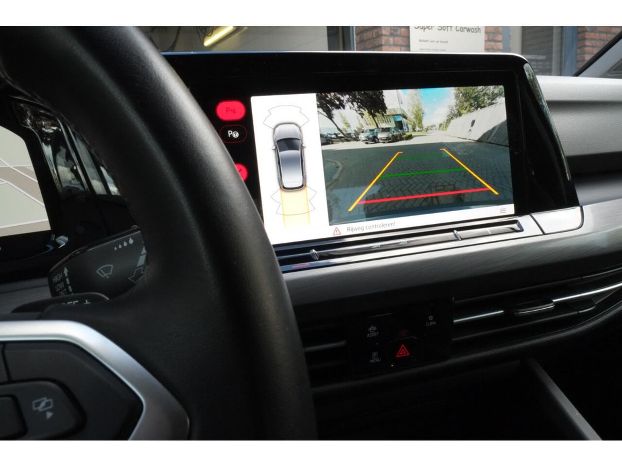 Volkswagen GOLF 1.5 eTSI Style AUT Trekhaak, Achteruitrijcamera, Navigatie, ACC,