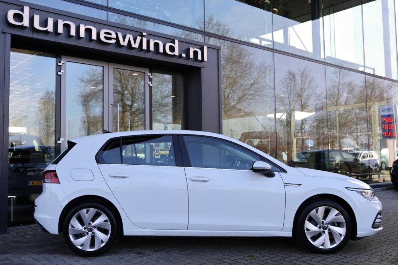 Volkswagen GOLF 1.5 TSI STYLE *IQ Light*Memory*Sfeer*Carplay*BTW