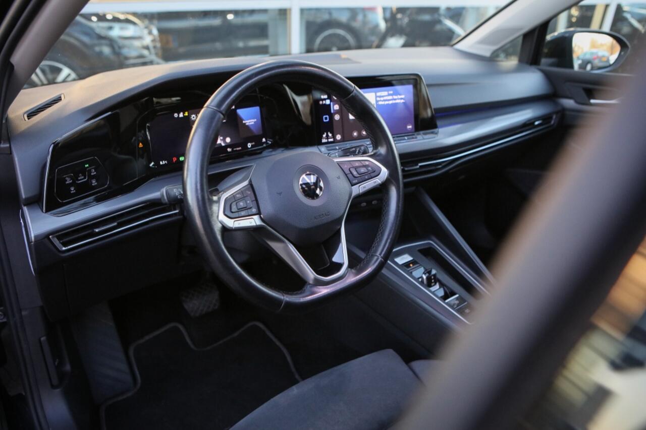 Volkswagen GOLF 1.5 eTSI Style | Pano | Massage |