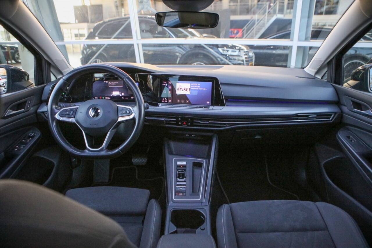 Volkswagen GOLF 1.5 eTSI Style | Pano | Massage |