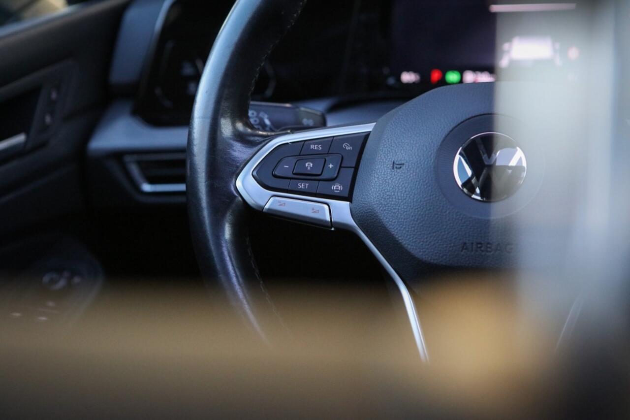 Volkswagen GOLF 1.5 eTSI Style | Pano | Massage |