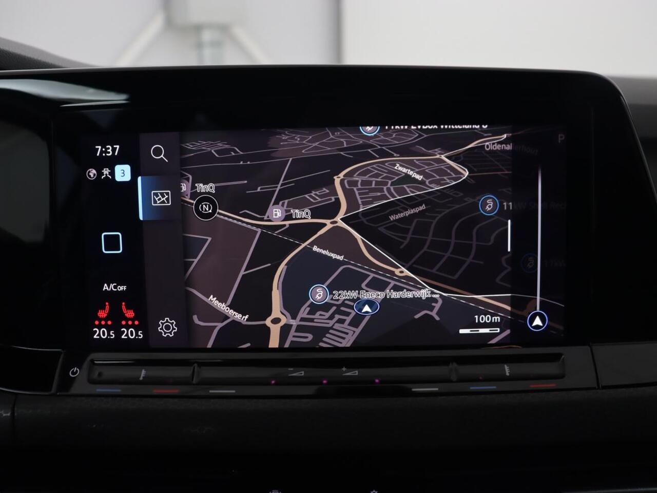 Volkswagen GOLF 1.4 eHybrid GTE | Stoelverwarming | Adaptive cruise | Carplay | Navigatie | Parkeerhulp | Full LED | Sfeerverlichting | Climate control | PHEV | Plug In