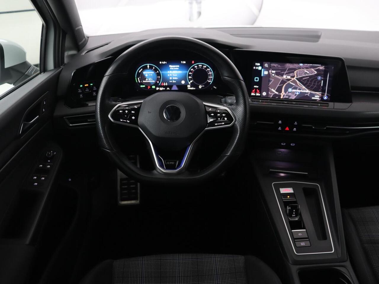 Volkswagen GOLF 1.4 eHybrid GTE | Stoelverwarming | Adaptive cruise | Carplay | Navigatie | Parkeerhulp | Full LED | Sfeerverlichting | Climate control | PHEV | Plug In