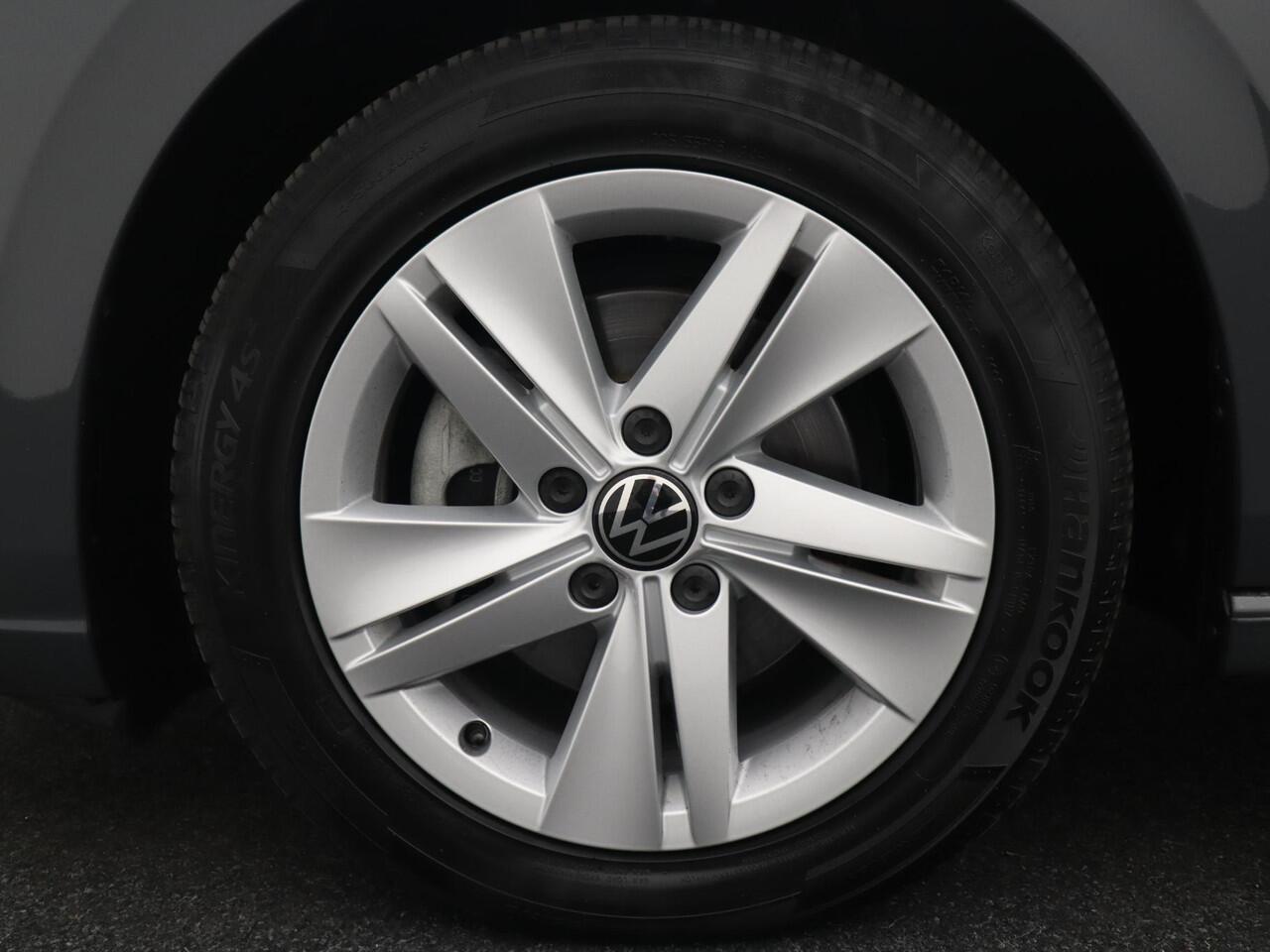 Volkswagen GOLF 2.0 TDI Life AUTOMAAT / FULL LED / CARPLAY / STOELVERW / STUURVERW / CLIMA / PDC / BLUETOOTH / ACC