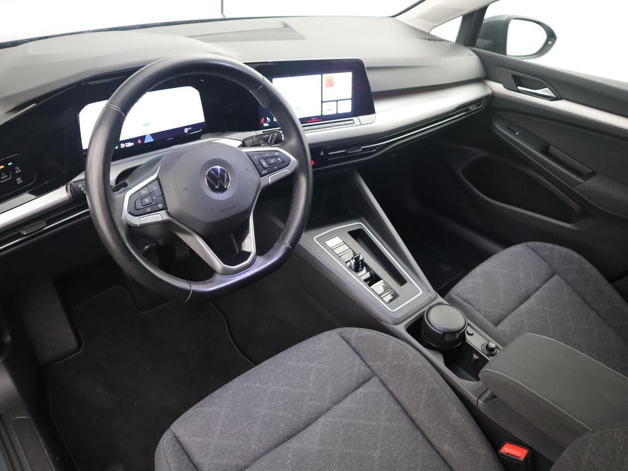 Volkswagen GOLF 2.0 TDI Life AUTOMAAT / FULL LED / CARPLAY / STOELVERW / STUURVERW / CLIMA / PDC / BLUETOOTH / ACC