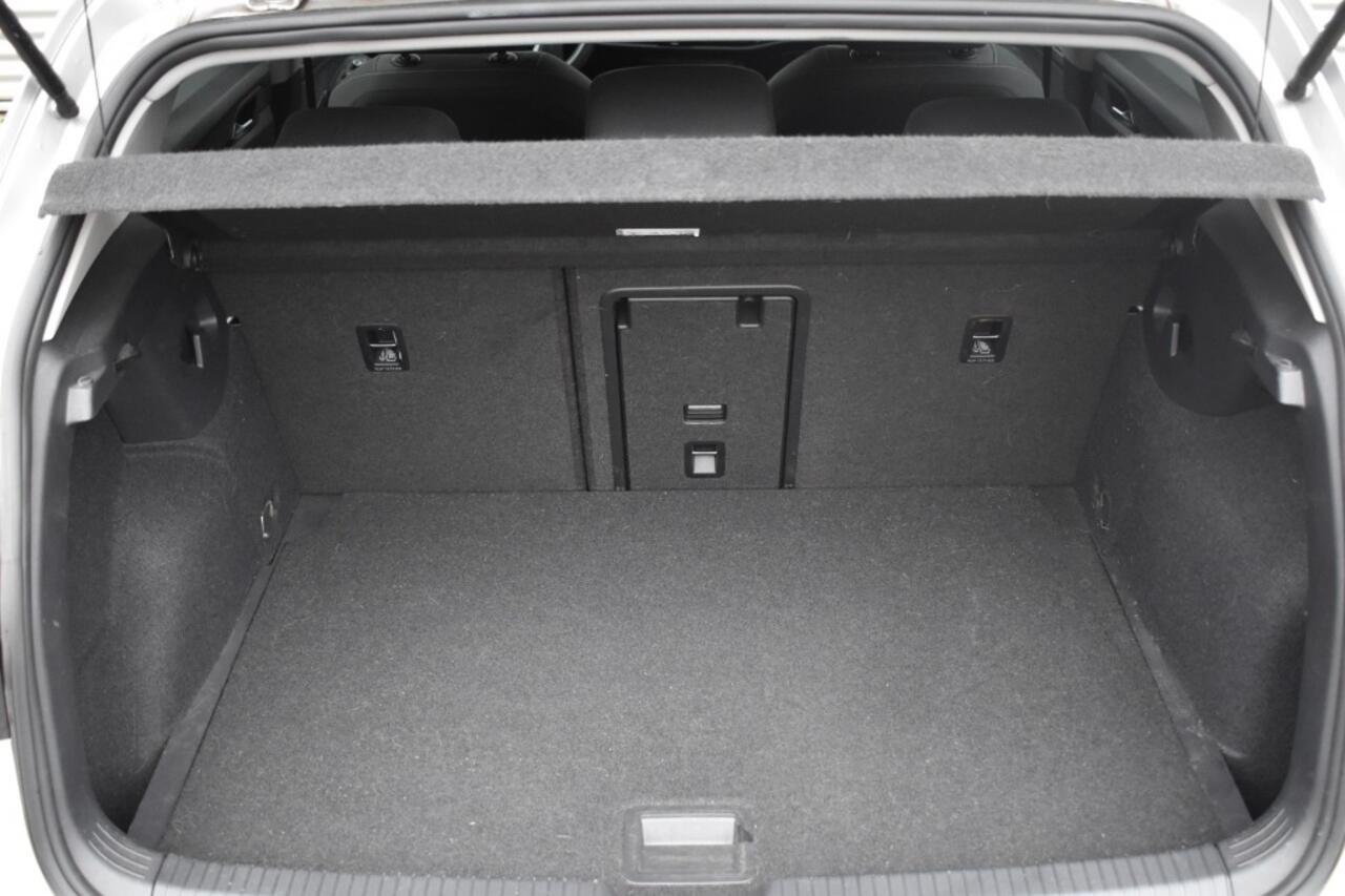 Volkswagen GOLF 1.5 ETSI STYLE / ADAP. CRUISE / MASSAGE+MEMORY / VIRTUAL COCKPIT