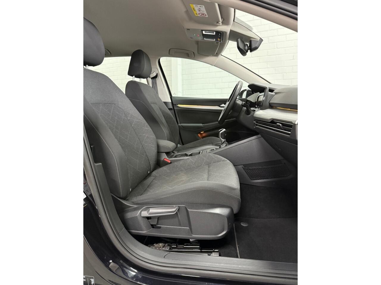 Volkswagen GOLF 1.5 TSI Life! 1e Eigenaar! PDC, IQ Drive, Trekhaak, Apple Carpla