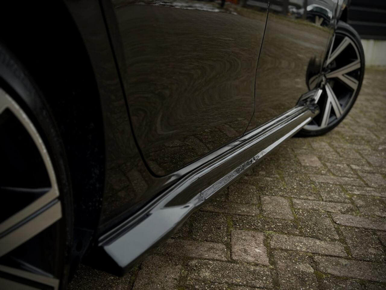 Volkswagen GOLF 1.5 eTSI R-LINE PANO|IQ LIGHT|H/K|ACC|DCC|SFEER