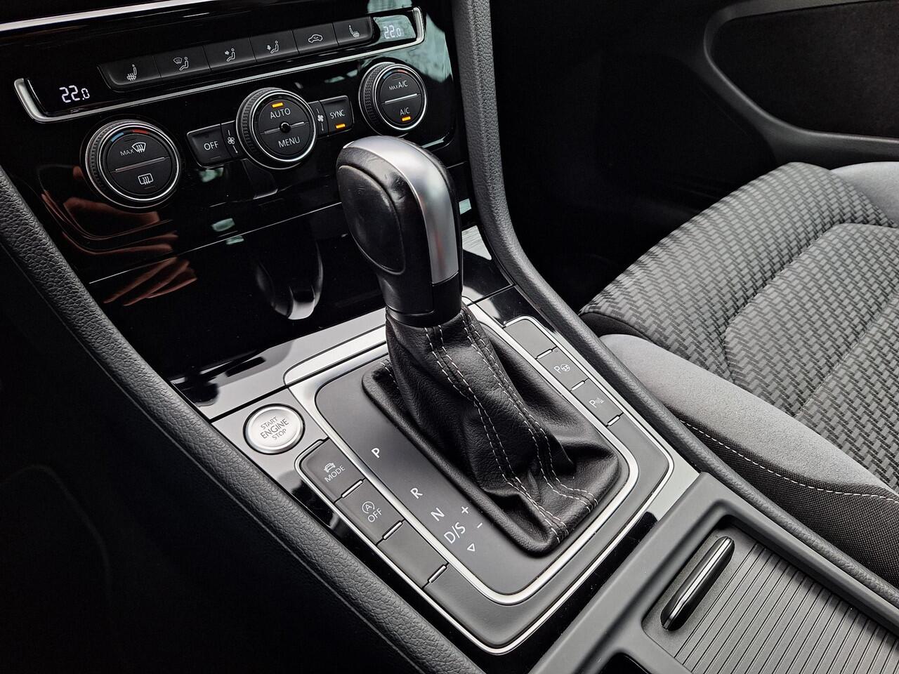 Volkswagen GOLF 1.5 TSI 150pk DSG R-Line (2x) (Pano,Virtual)