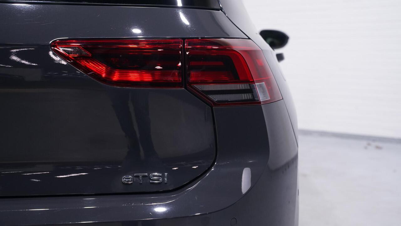 Volkswagen GOLF 1.5 eTSI 150 pk Style DSG Aut. Panodak, NAP LED Koplampen, App Connect, Parkeerhulp, 1e Eigenaar