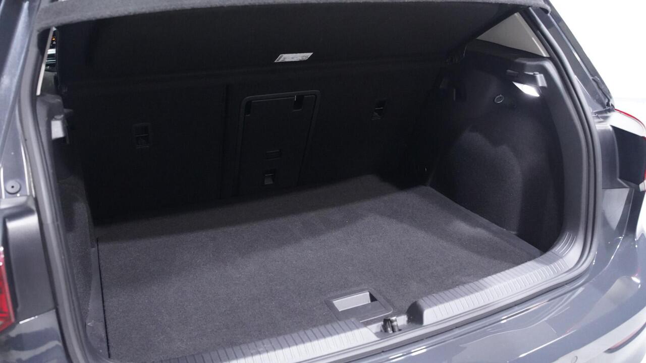 Volkswagen GOLF 1.5 eTSI 150 pk Style DSG Aut. Panodak, NAP LED Koplampen, App Connect, Parkeerhulp, 1e Eigenaar