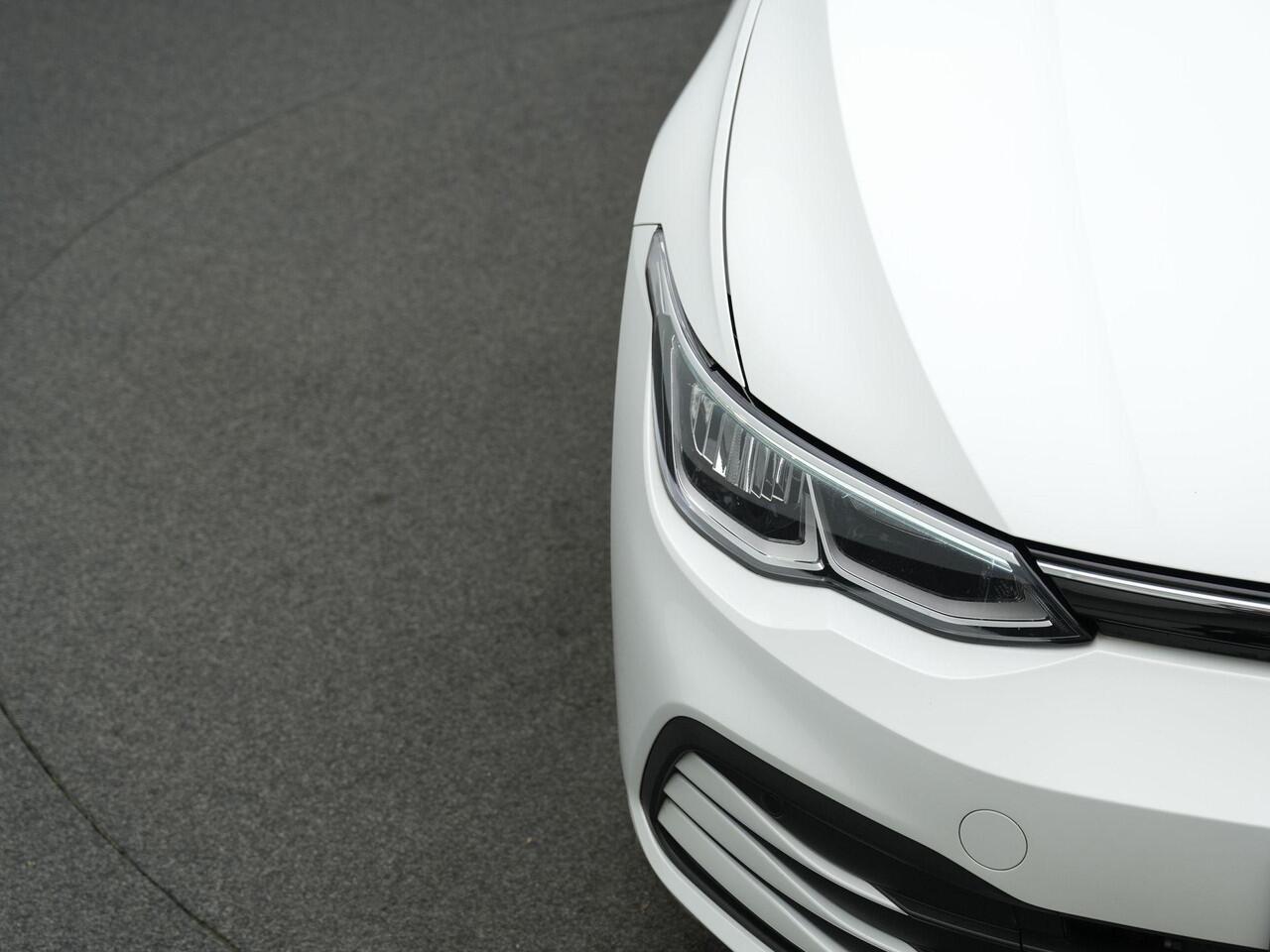 Volkswagen GOLF 1.5 eTSI 150 pk DSG Life | Trekhaak | Stoelverwarming | Adaptive Cruise | Navigatie