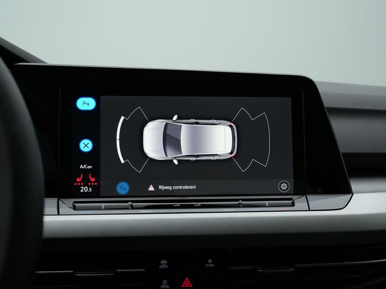 Volkswagen GOLF 1.5 eTSI 150 pk DSG Life | Trekhaak | Stoelverwarming | Adaptive Cruise | Navigatie