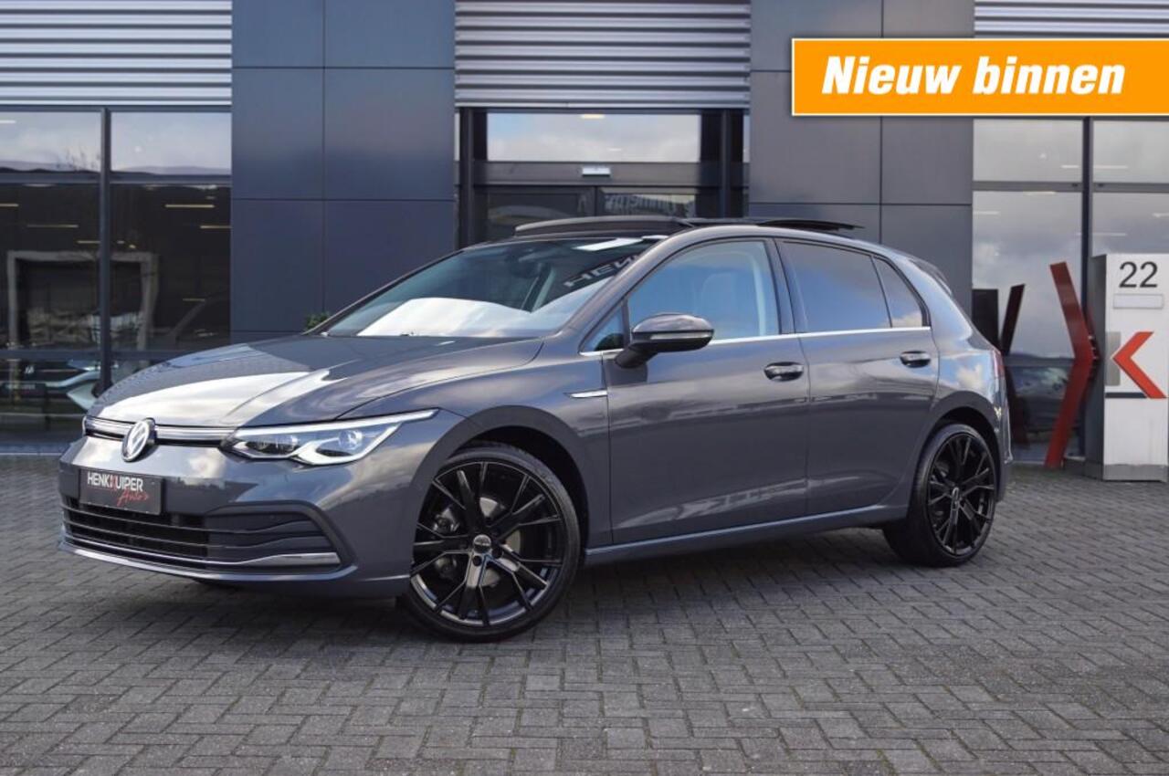 Volkswagen GOLF 1.5 eTSI DSG Style 150pk /Panodak /Camera/Trekhaak afnb./ IQ LED /Navi Pro/ 19 Inch LM
