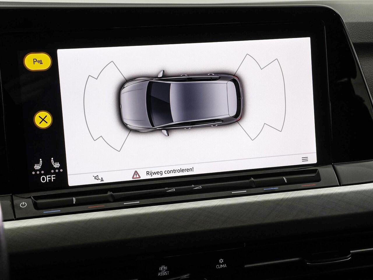 Volkswagen GOLF 1.5 TSI 130pk Life · Apple/Android Car Play · Aadaptive Cruise Control · Stuur- & Stoelverwarming · Trekhaak · Navigatie · Sfeerverlichting · 17"Velgen ·