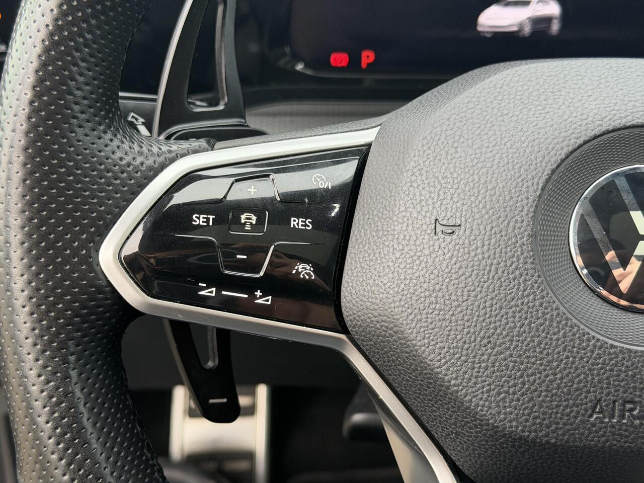 Volkswagen GOLF 2.0 TDI GTD PANO | HUD | CAMERA | IQ | ACC