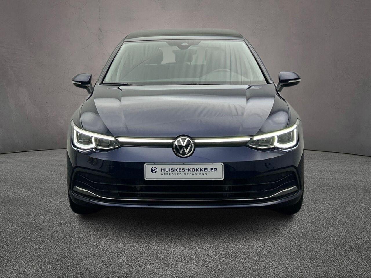 Volkswagen GOLF Style 1.5 TSI 130pk Panoramadak, Adaptive cruise control, Achteruitrijcamera, Navigatie, LED koplampen, Parkeersensoren, App connect