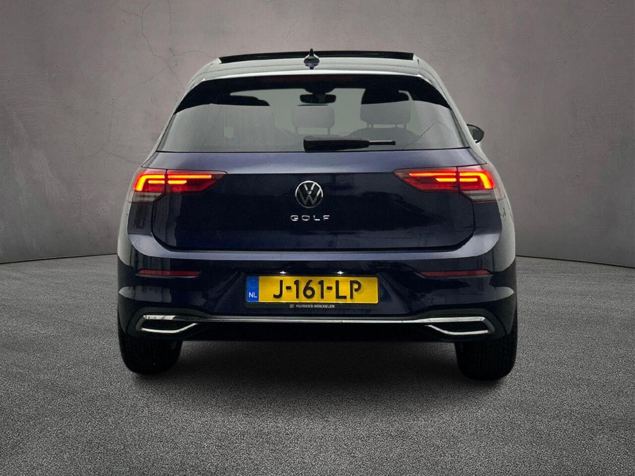 Volkswagen GOLF Style 1.5 TSI 130pk Panoramadak, Adaptive cruise control, Achteruitrijcamera, Navigatie, LED koplampen, Parkeersensoren, App connect
