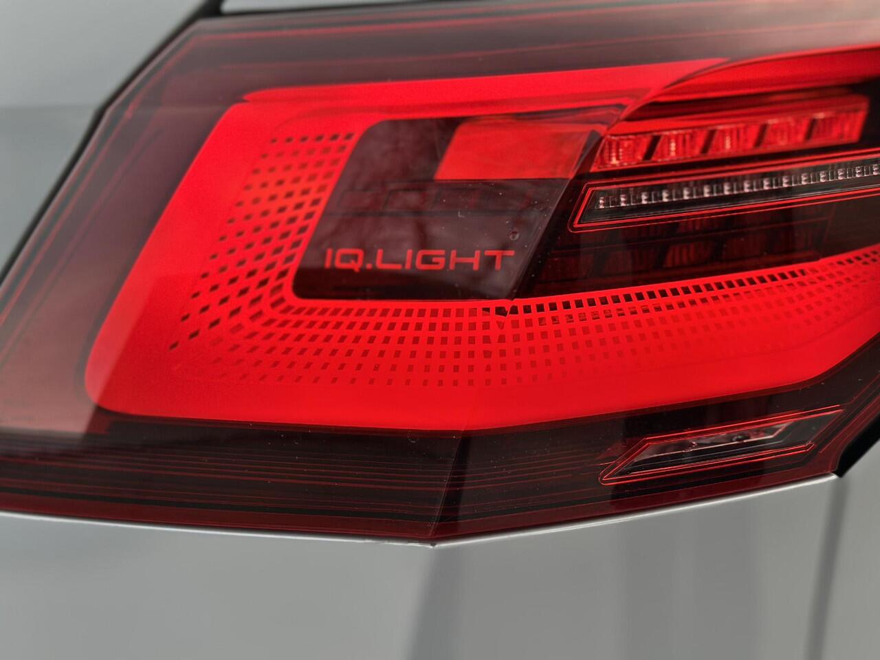 Volkswagen GOLF 2.0 TSI GTI NARO IQ LIGHT HARMAN KARDON