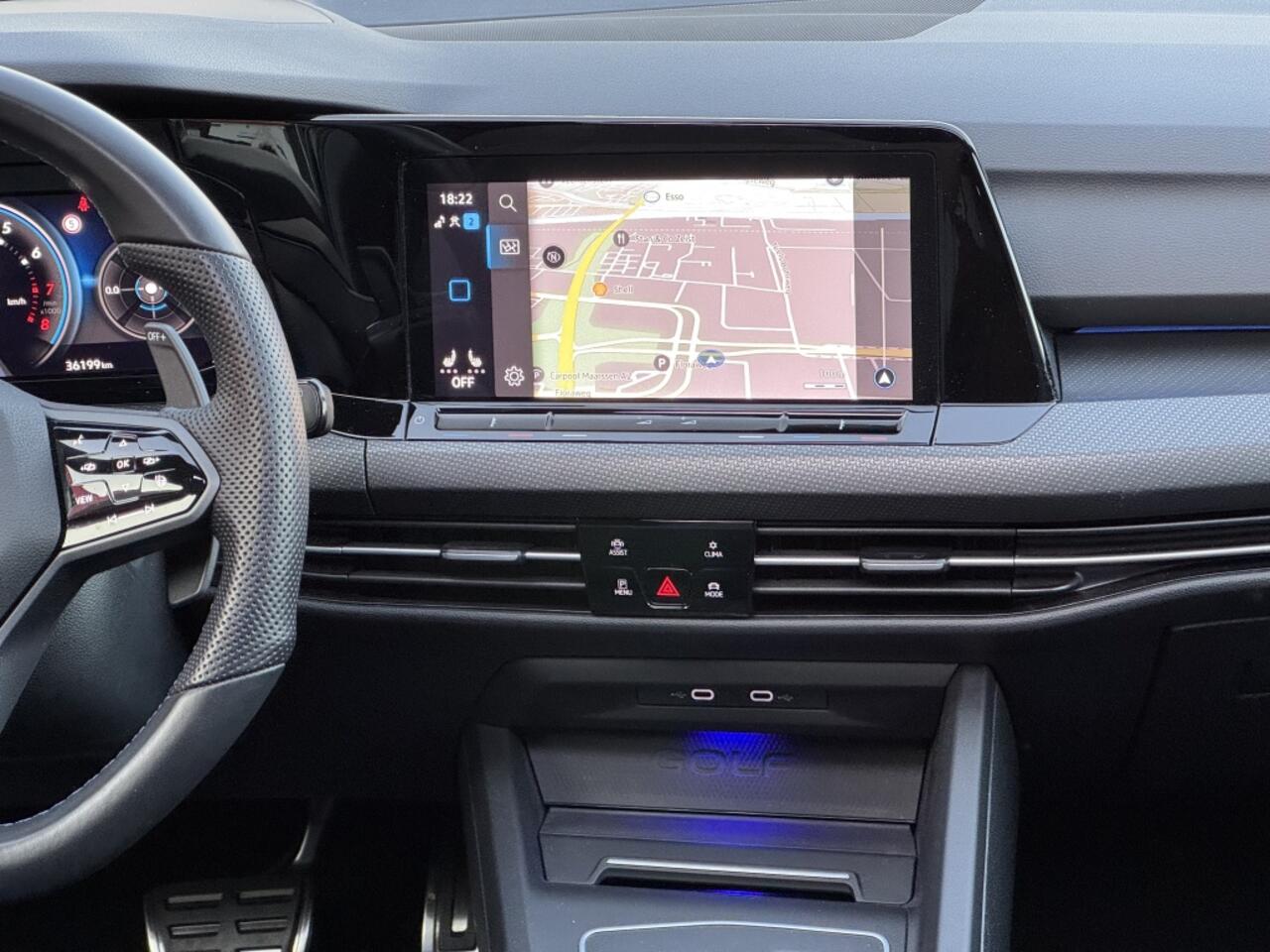 Volkswagen GOLF Pano HUD Drift