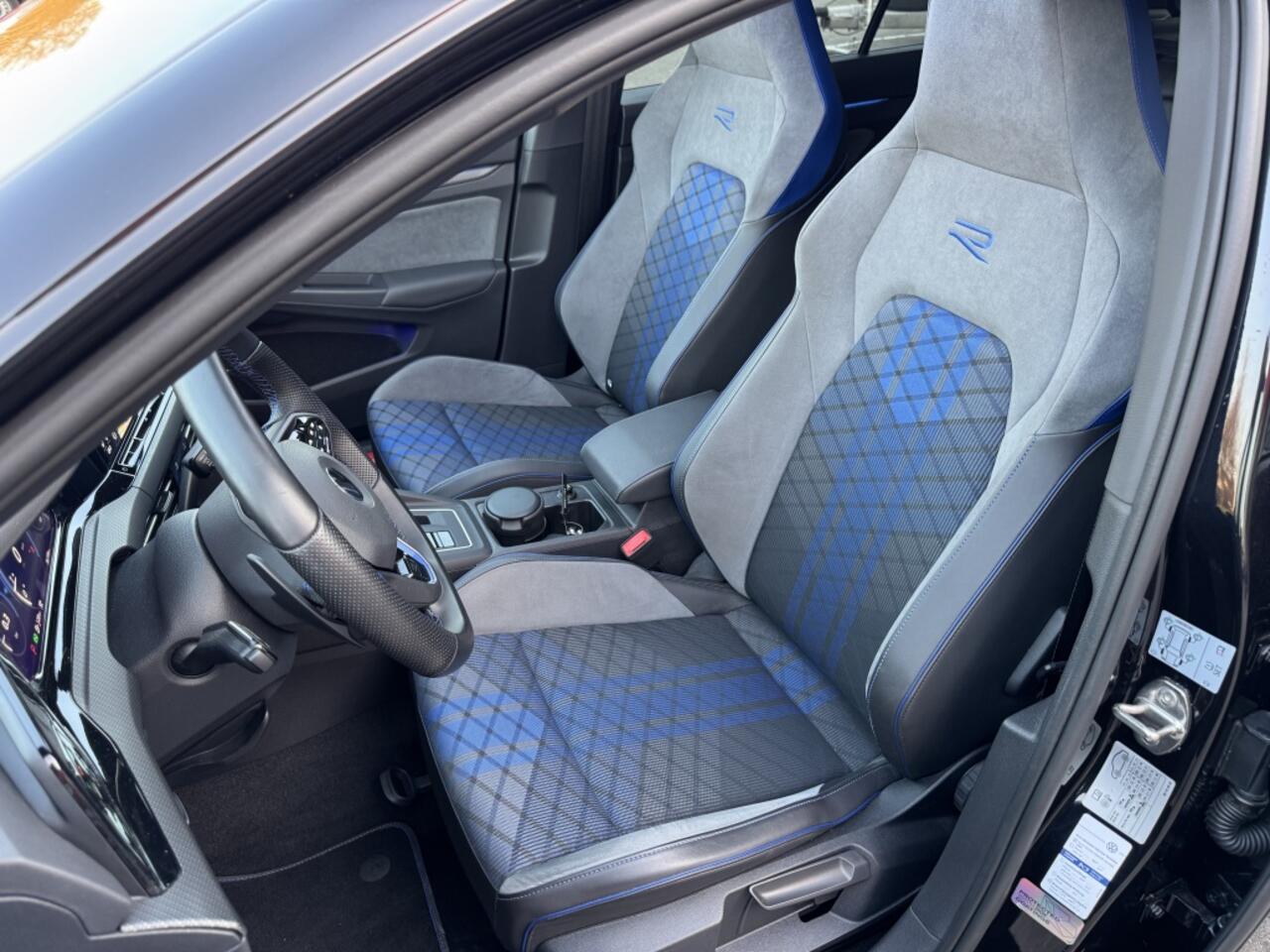 Volkswagen GOLF Pano HUD Drift