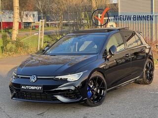 volkswagen-golf-pano-hud-drift