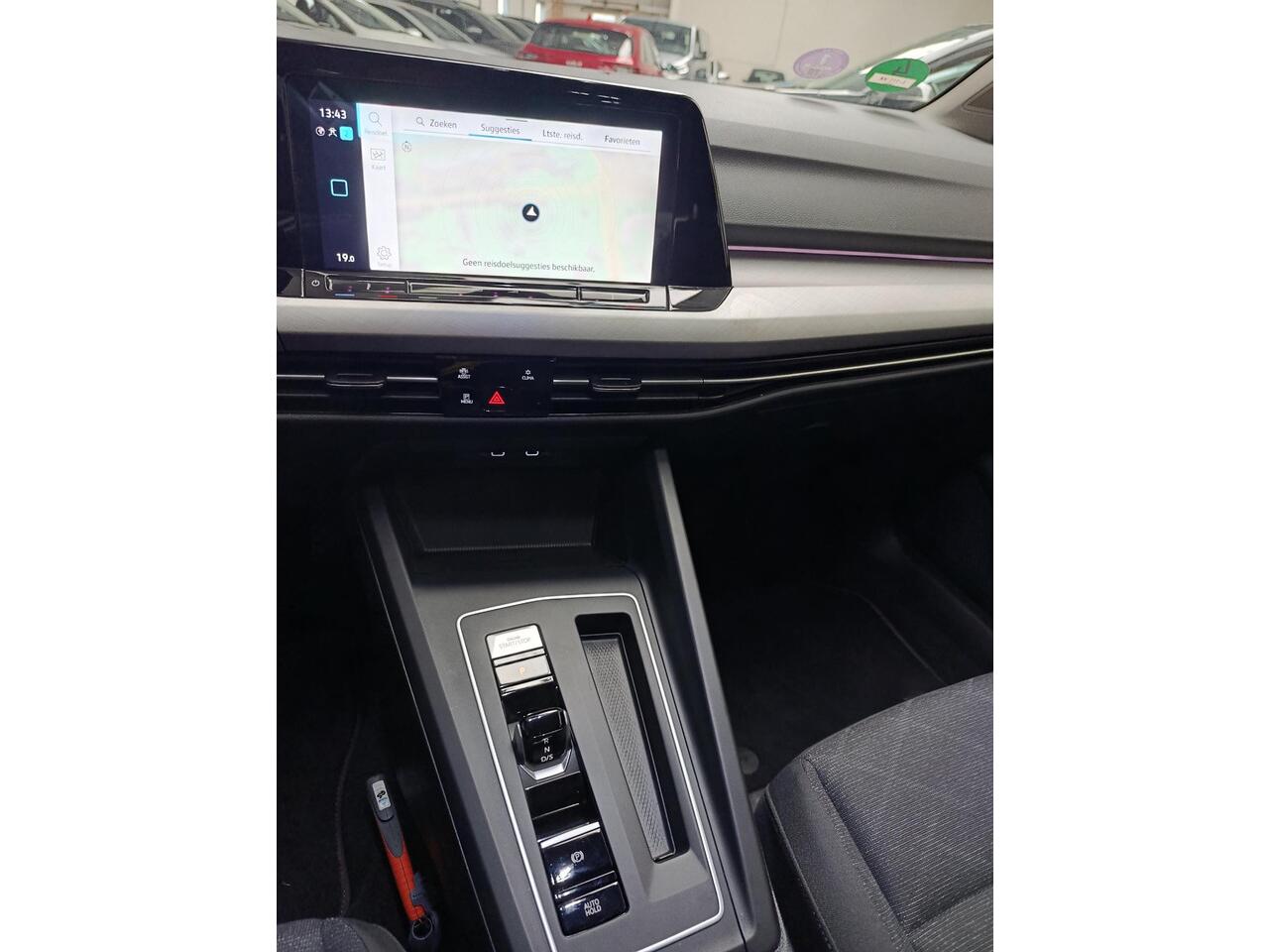 Volkswagen GOLF 1.0 eTSI Life Navigatie | Pdc V+A | Lmv | Automaat !