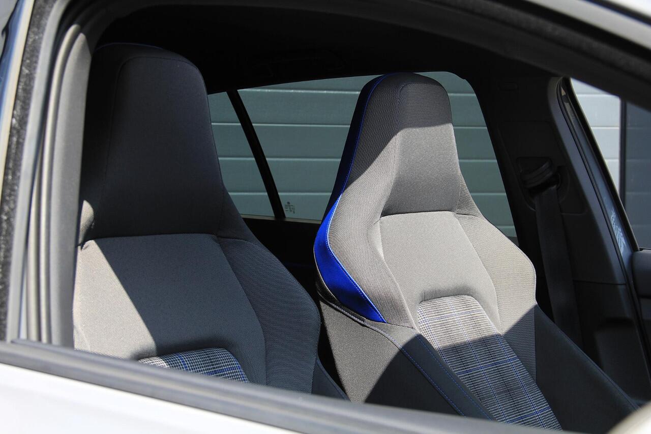 Volkswagen GOLF 1.4 eHybrid GTE Pano | IQ Lights | Moonstone Grey