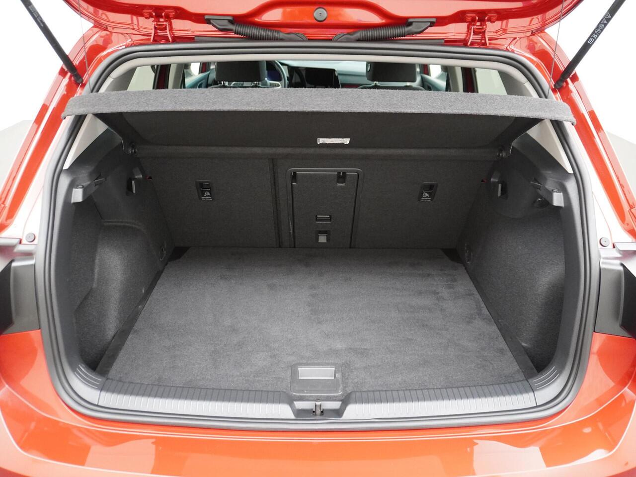 Volkswagen GOLF 1.0 eTSI Life PANORAMADAK | ADD. CRUISE | VIRTUAL DASH | NAVIGATIE | RIJKLAARPRIJS incl. 12mnd BOVAG