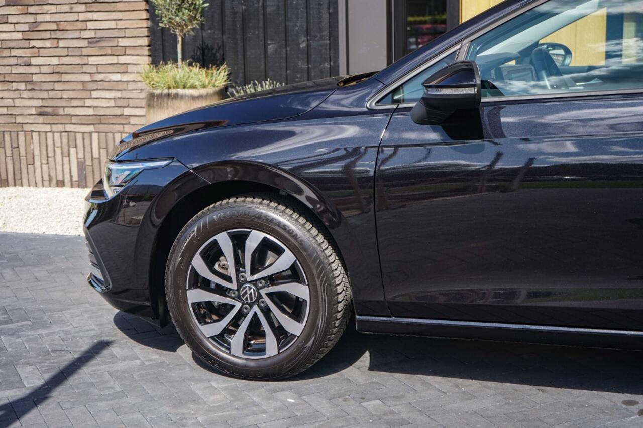 Volkswagen GOLF VIII 1.0 TSI Active