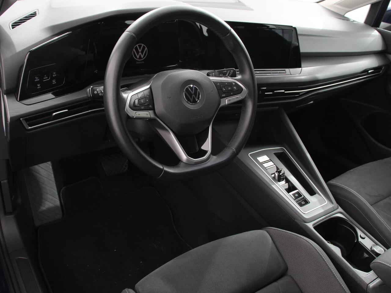 Volkswagen GOLF Variant 1.5 eTSI 150pk DSG Style | Navigatie | Climate Control | Camera | Parkeer Sensoren | Adaptive Cruise control | Achterklep electrisch bedienbaar | Stoelverwarming