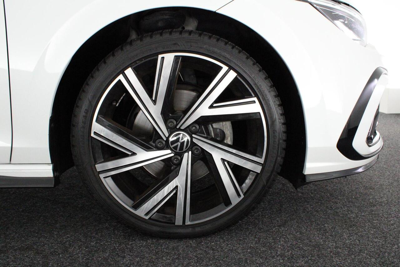 Volkswagen GOLF 1.5 TSI 130pk 2x R-Line Oryx Wit Panoramadak Harman Kardon Stoelverwarming Navigatie