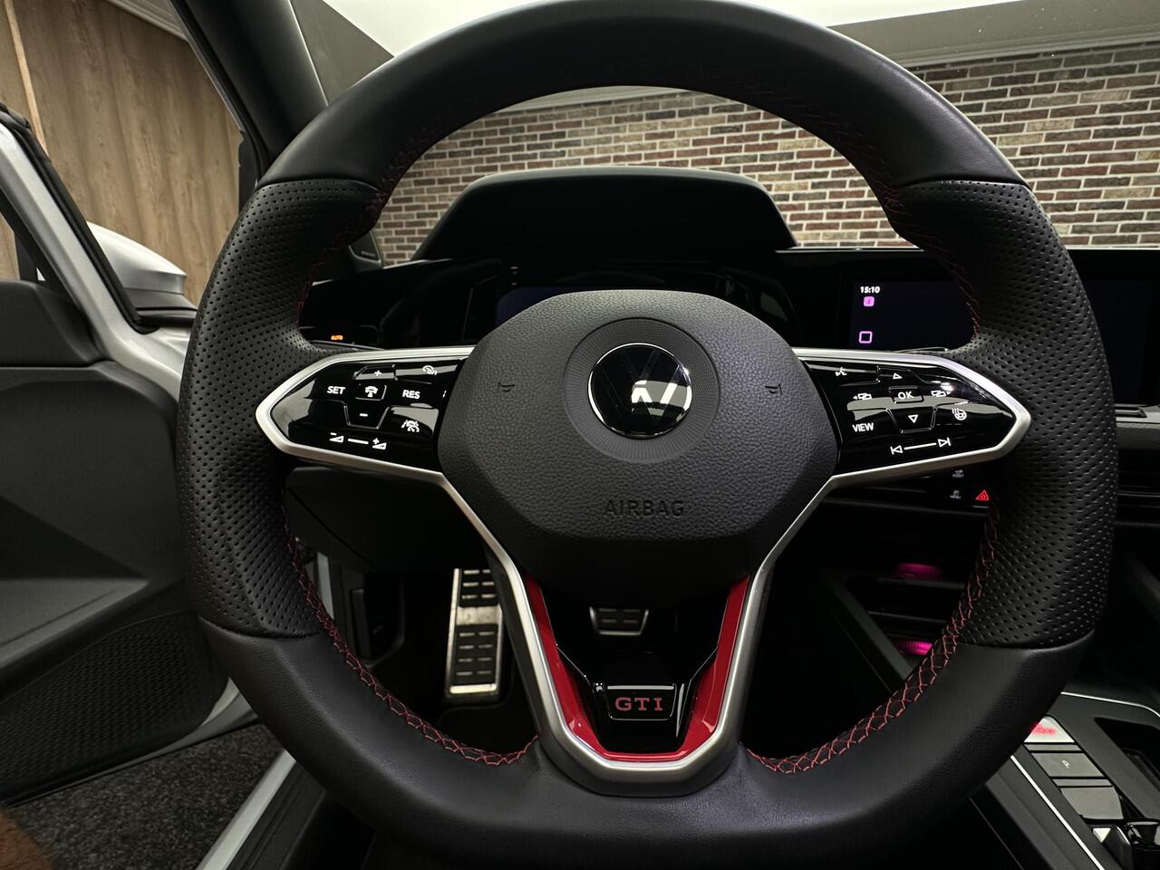 Volkswagen GOLF 2.0 TSI GTI Clubsport | Stage 2 | Panorama | IQ | Virtual | Downpipe