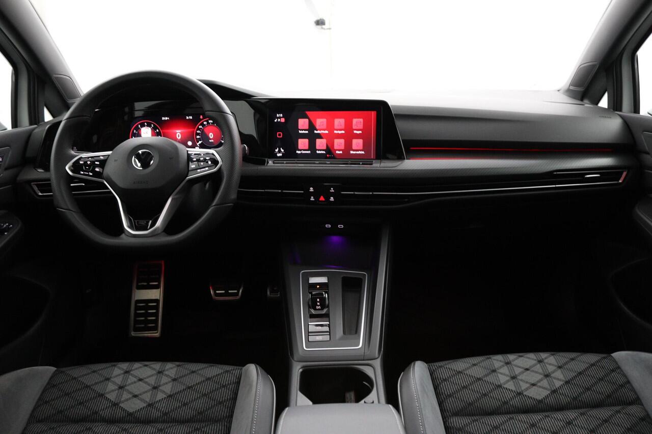 Volkswagen GOLF 1.5 eTSI R-Line Business | Panoramadak | Parkeercamera | Navigatie