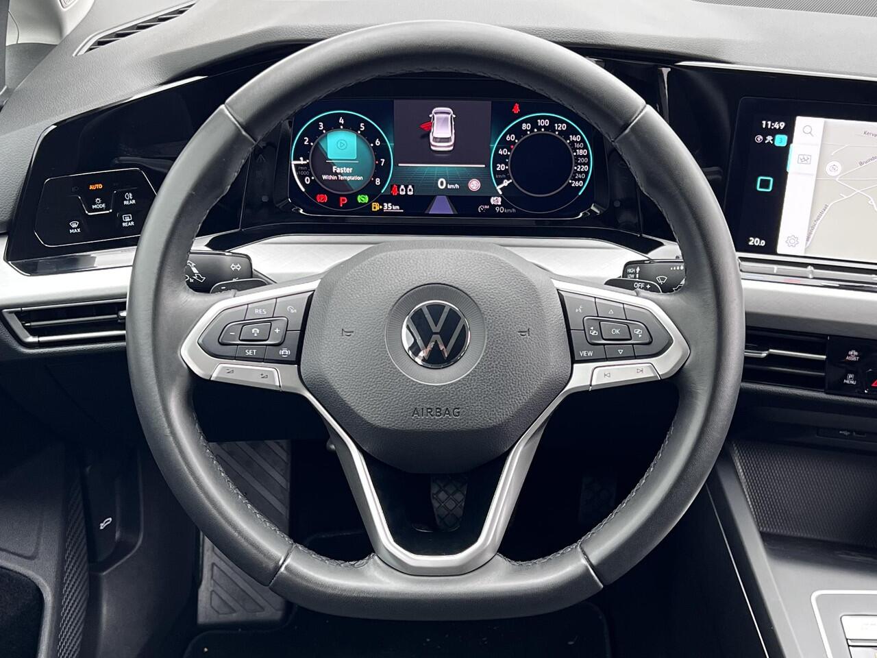 Volkswagen GOLF Variant 1.5 eTSI Life Business Automaat / Trekgewicht 1.400 kg / Navigatie / Digitaal dashboard / Climate control / Navigatie / Apple Carplay Android /