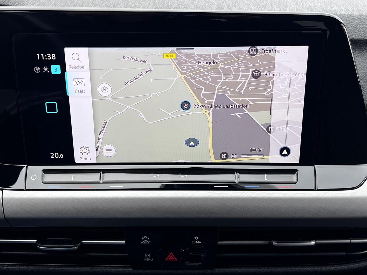 Volkswagen GOLF Variant 1.5 eTSI Life Business Automaat / Trekgewicht 1.400 kg / Navigatie / Digitaal dashboard / Climate control / Navigatie / Apple Carplay Android /