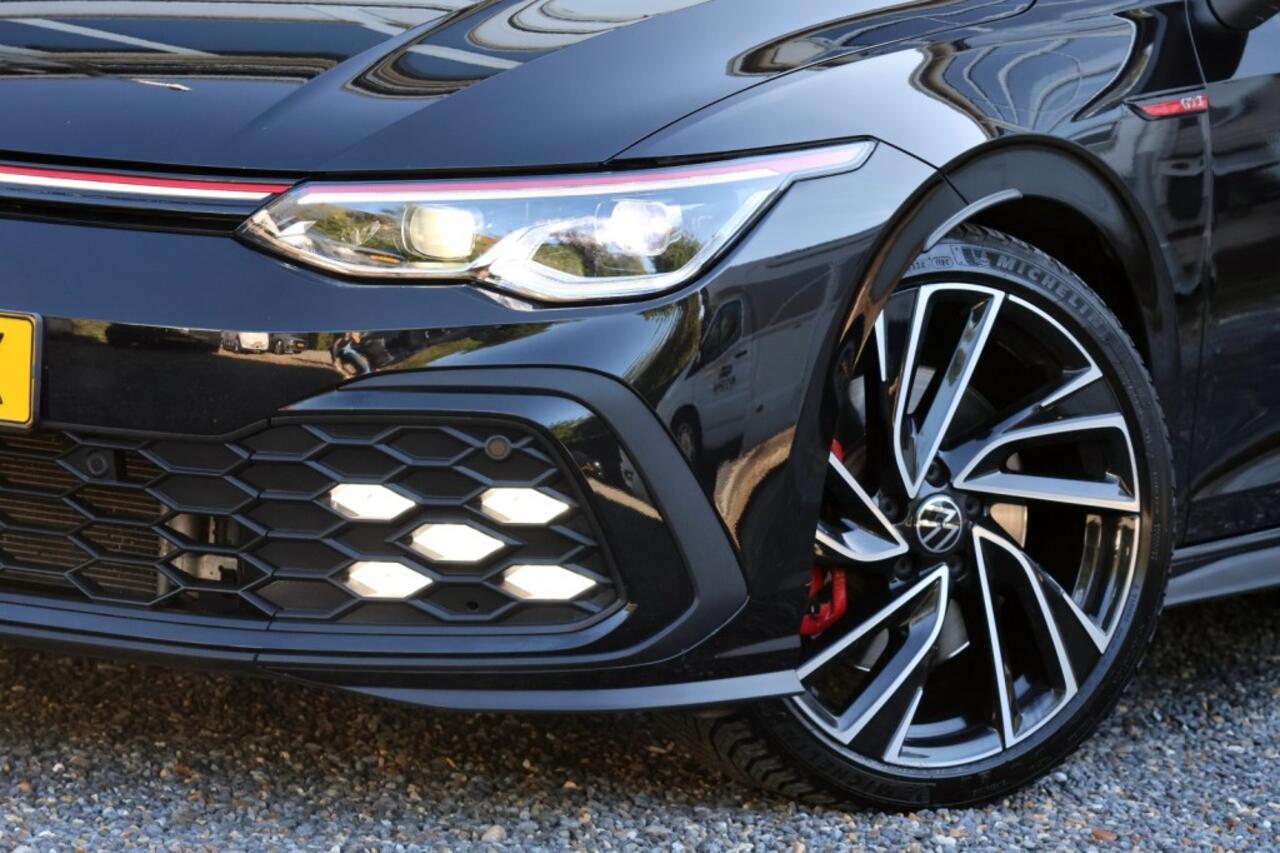 Volkswagen GOLF 2.0 TSI GTI - 245 pk **Pano / IQ Light / Harman Kardon / Leder / DCC